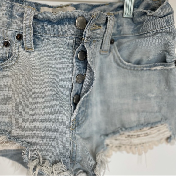 We the Free People Daisy Chain Lace Button Fly Distressed Size 25 - Picture 8 of 8